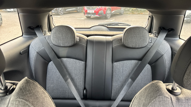 MINI Hatchback 135kW Cooper S Level 2 33kWh 3dr Auto Electric Hatchback